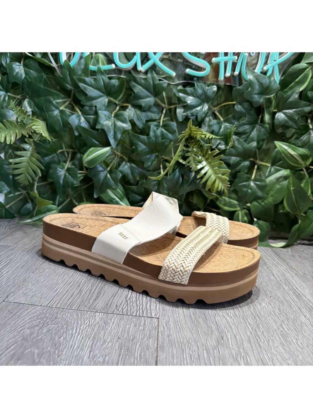 Reef Vista Hi Slide Sandals Women 11 Tan Cushioned Braided Platform Beach Summer